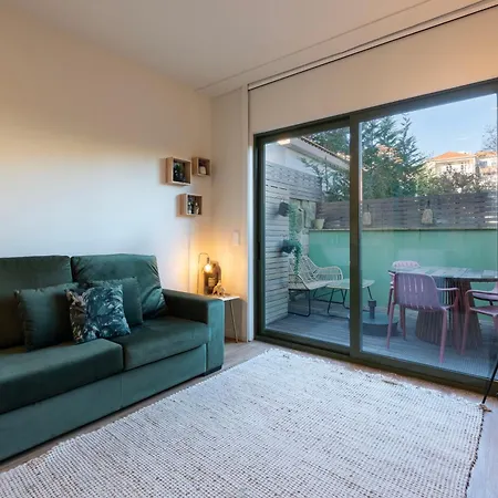 Apartment Exotic Flat With Shared Pool & Garden Porto